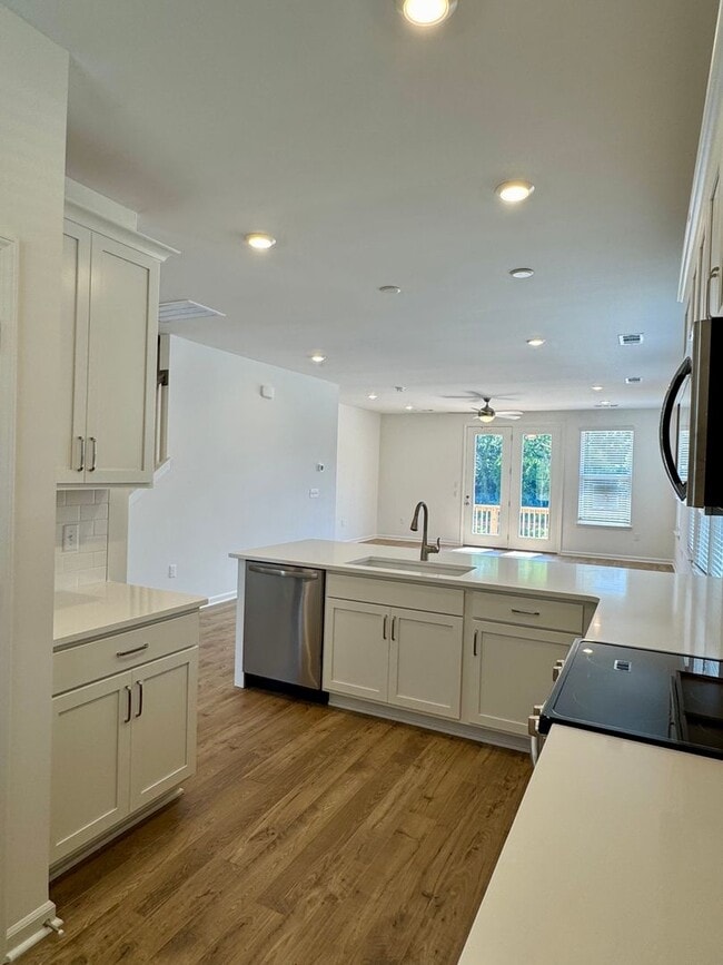 Building Photo - #brandnew, #garage, #3bedsuitesw/private b...