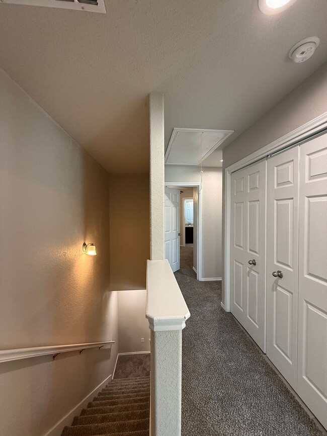 Building Photo - Beautiful Modern 3-Bed, 2-Bath Duplex with...