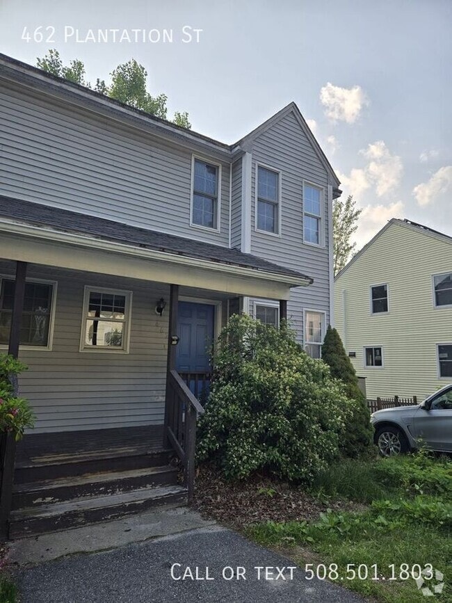 Building Photo - 462 Plantation St