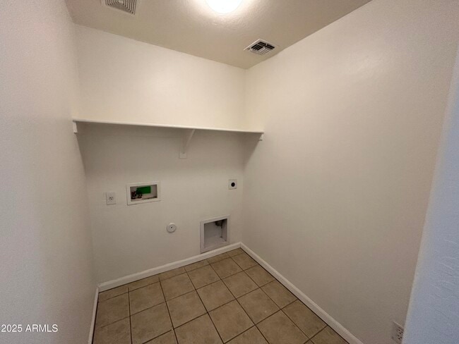 Building Photo - 7611 W Charter Oak Rd