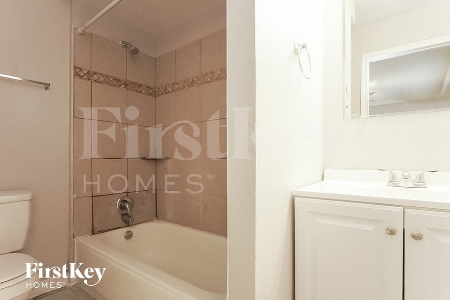 Building Photo - 2505 Texas Ave