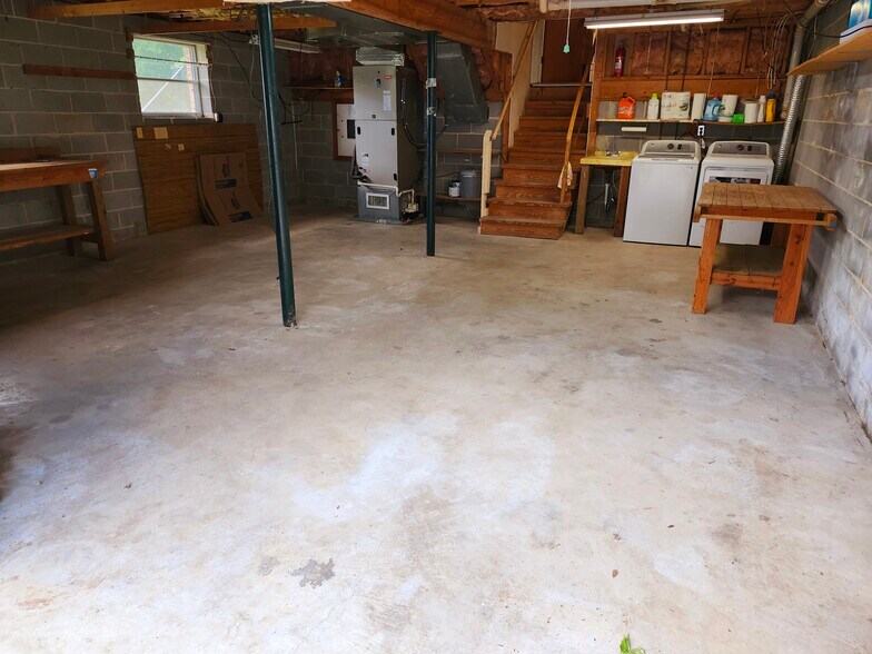 Building Photo - 6067 Browntown Rd
