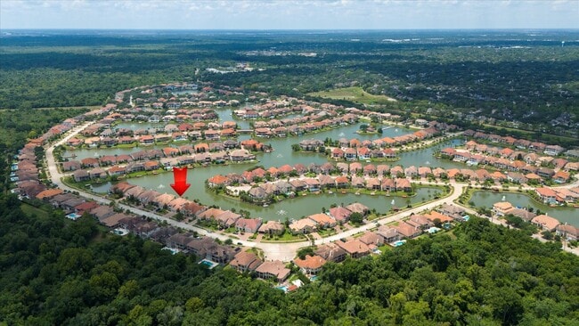 Building Photo - 18422 Windsor Lakes Dr