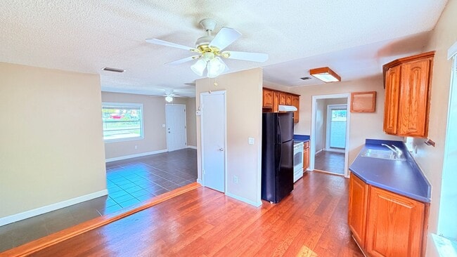 Building Photo - Beautifully Renovated 3-Bedroom Home with Upgrades in Deltona Lakes!!!