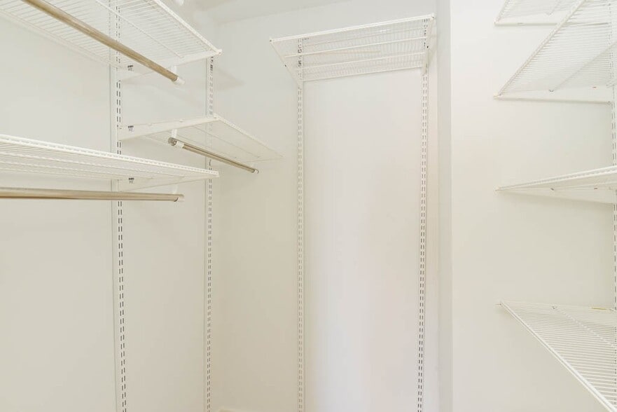 Building Photo - 853 W Grace St