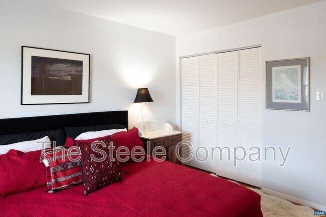 Building Photo - 164 Hessian Hills Way
