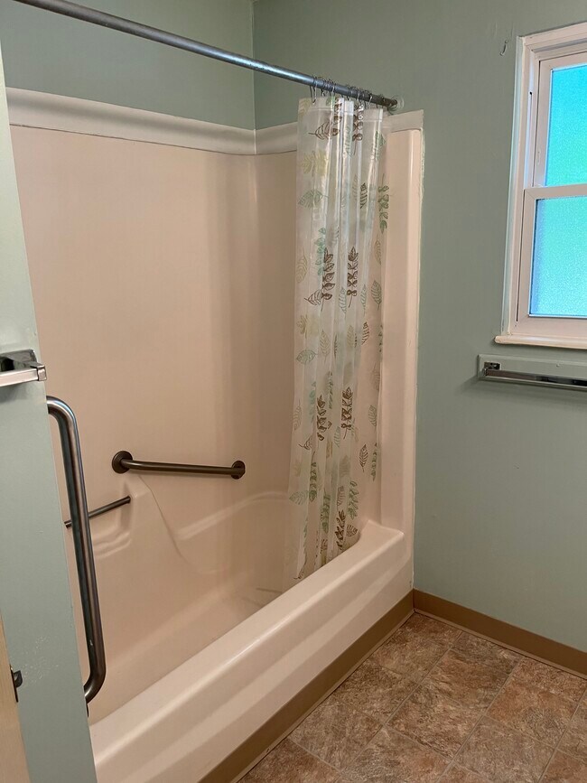 Building Photo - 460 Grant St