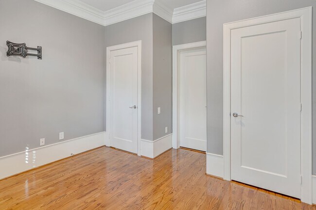 Building Photo - 1215 Rosedale St