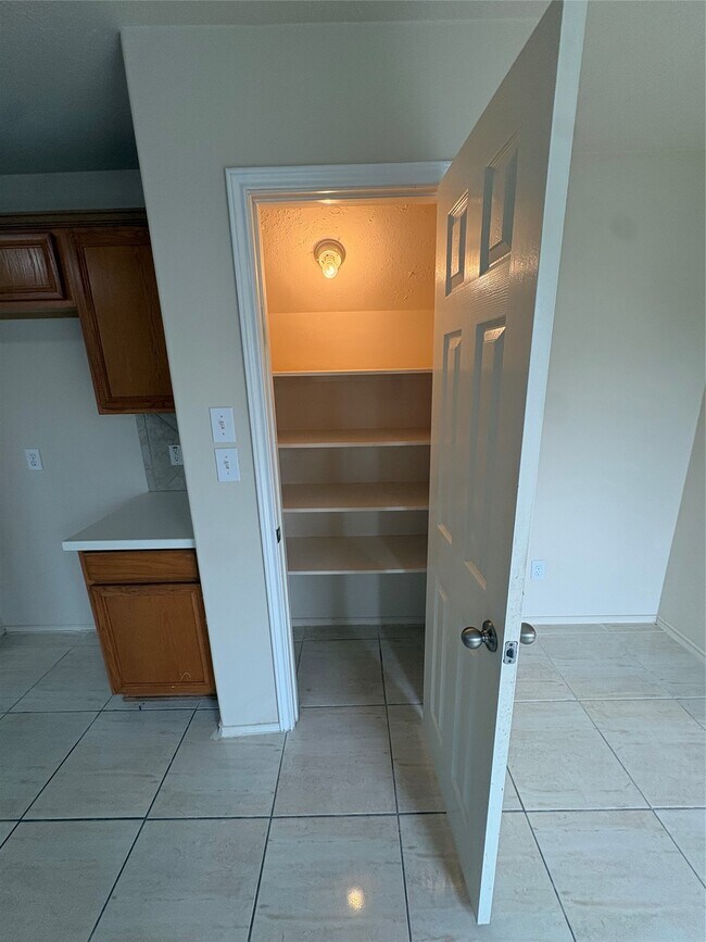 Building Photo - 13826 Fort Nelson Dr