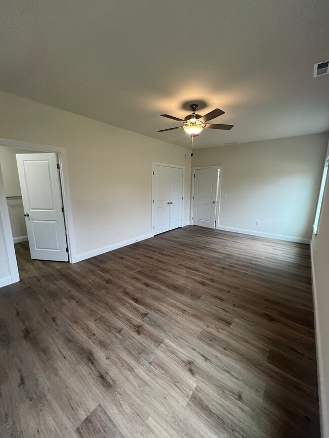 Building Photo - 08 Longbranch Dr