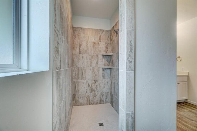 Building Photo - 528 NW 175th St