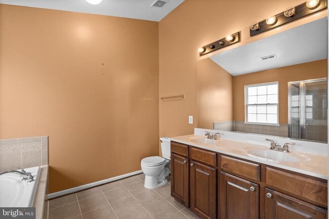Building Photo - 7129 Water Oak Rd