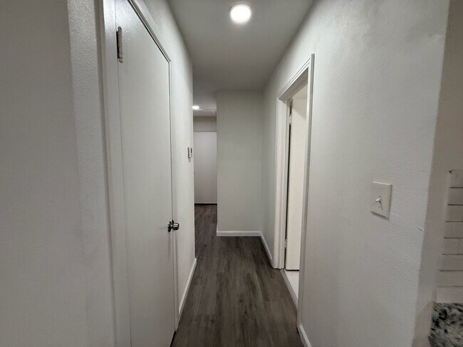 Building Photo - 319 Woodard Ave