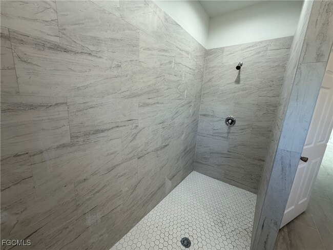 Building Photo - 1014 Lakeside Dr