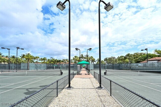 Building Photo - 1530 5th Ave S