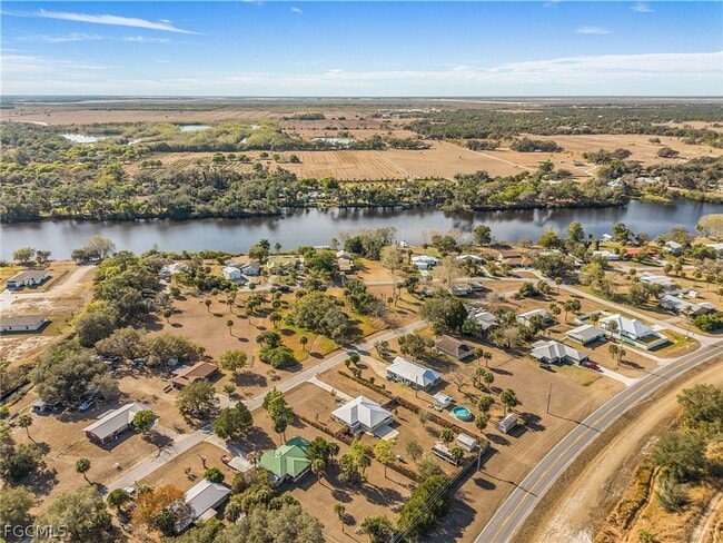 Building Photo - 985 Quail Run