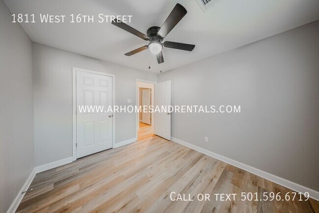 Building Photo - 1811 W 16th St