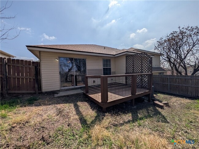 Building Photo - 1013 Misty Acres Dr