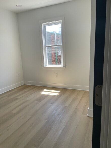 Building Photo - 5816 Delancey St
