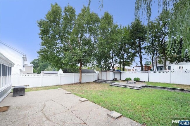 Building Photo - 3-11 Lyons Avenue Unit 1X
