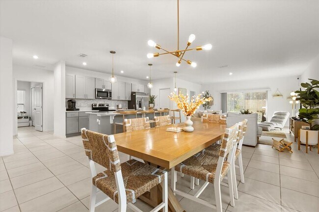 Building Photo - 375 Pink Ibis Bnd