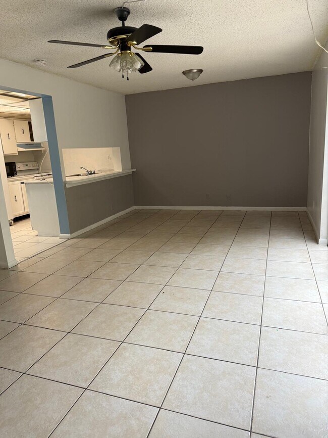 Building Photo - 5737 Blueberry Ct