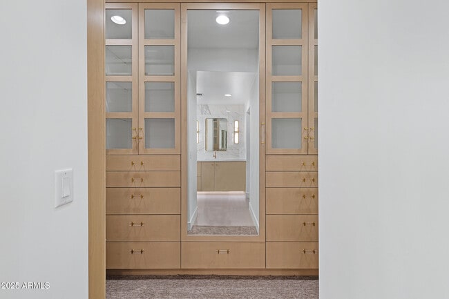 Building Photo - 5841 N Echo Canyon Cir