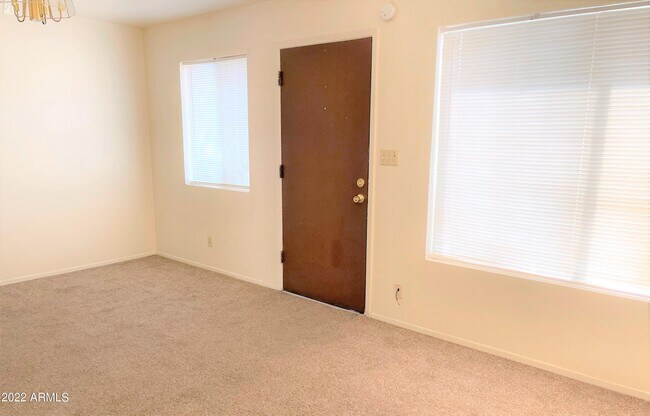 Building Photo - 1211 Apache Trail