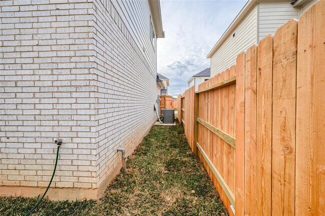 Building Photo - 31139 Mahogany Fir Trl