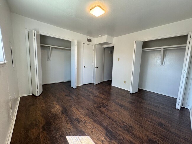 Building Photo - 1405 Riley Dr