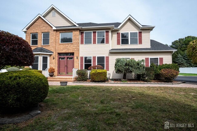 Building Photo - 27 Samantha Dr