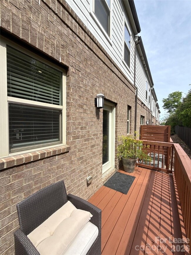 Building Photo - 17023 Soho Dr