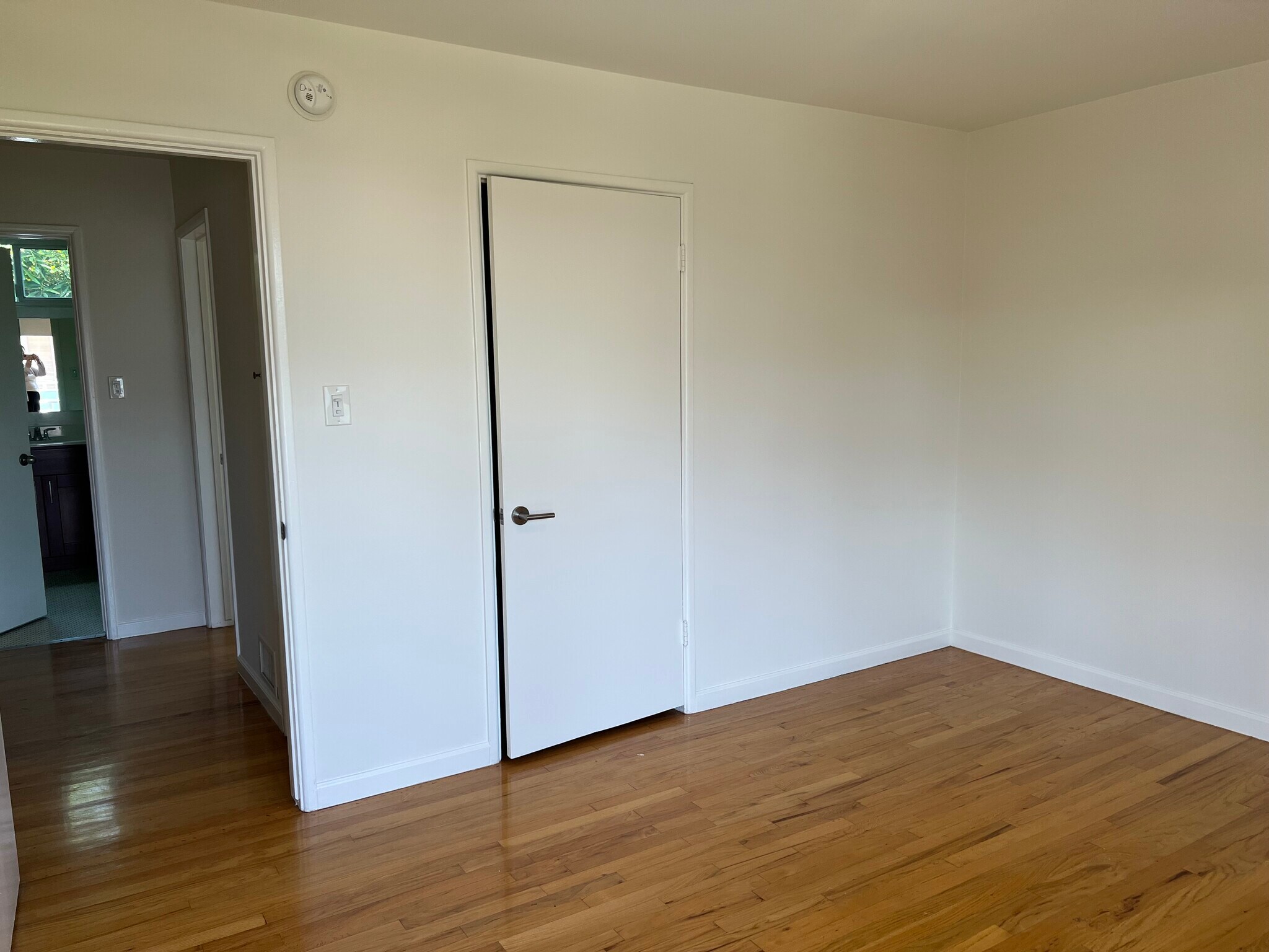 Building Photo - 1317 Lucile Ave