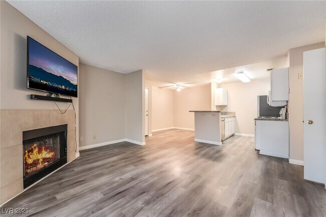 Building Photo - 2200 S Fort Apache Rd