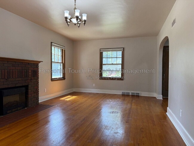 Building Photo - 704 8th St S