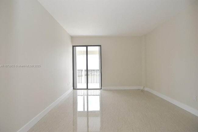 Building Photo - 3701 N Country Club Dr