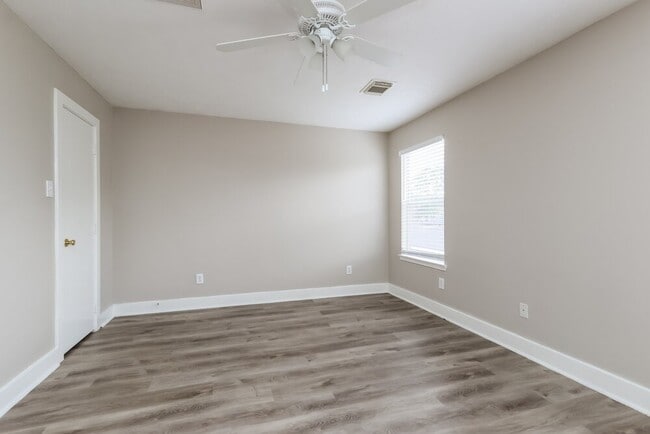 Building Photo - 10202 Farrell Dr