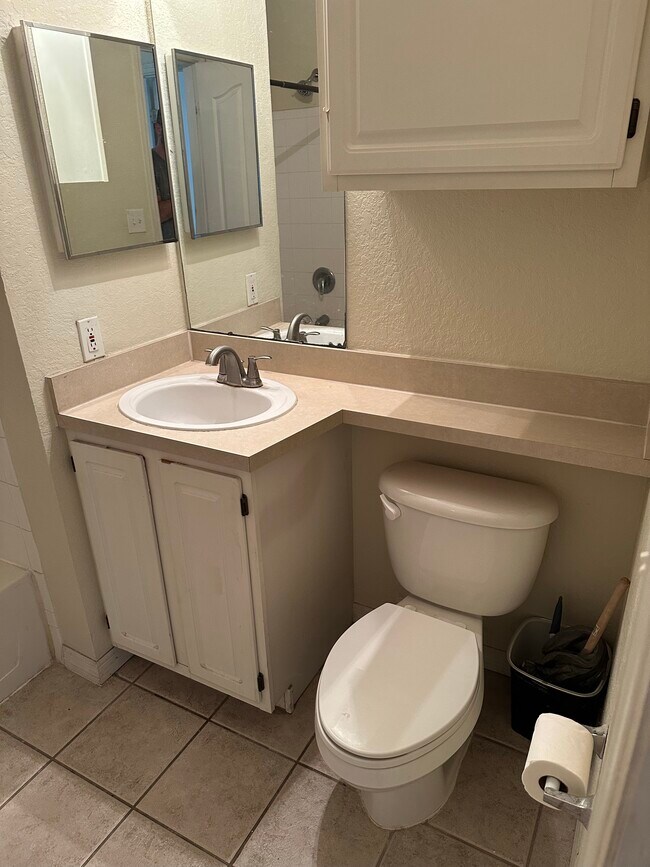 Building Photo - LEGACY CRESCENT 5521-202 - NY