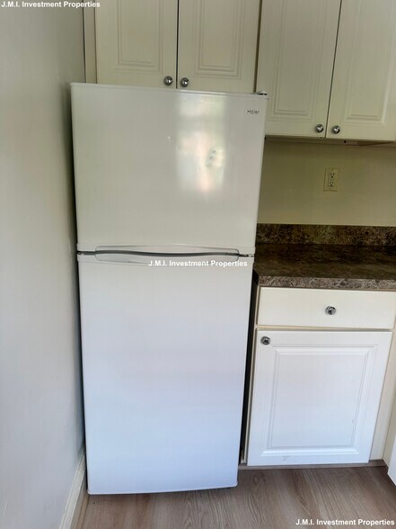 Building Photo - 90 Brainerd Rd