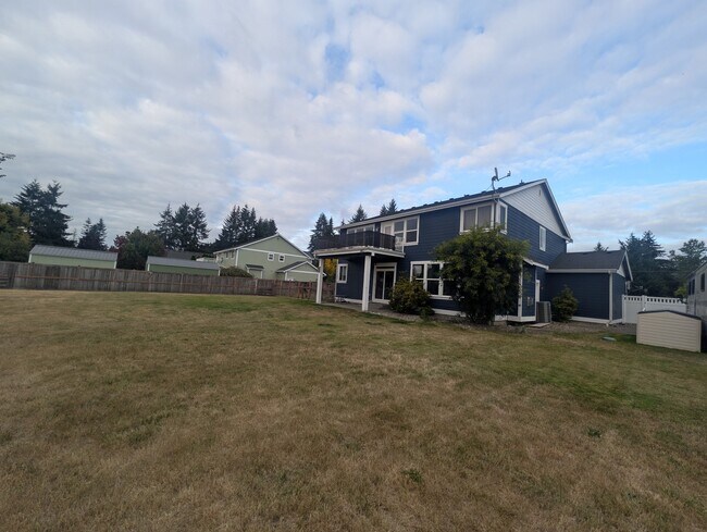 Building Photo - 17833 Irwin St SW