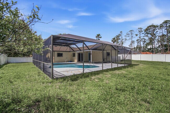 Building Photo - Amazing Pool Home!