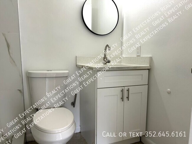 Building Photo - 5926 SE Front Rd