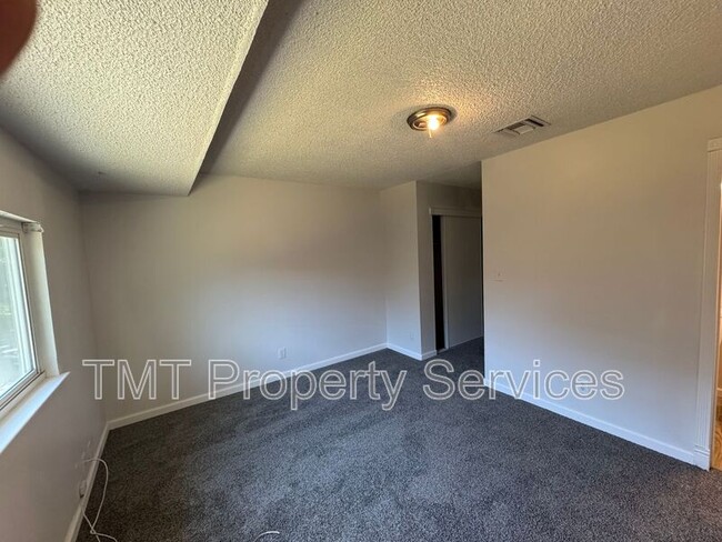 Building Photo - 7733 Mary Lou Way