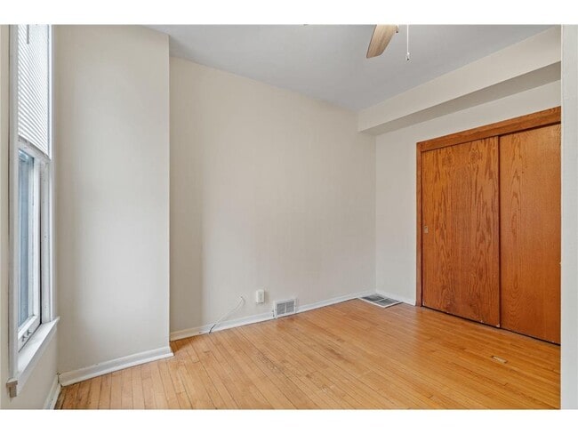 Building Photo - 2744 Fremont Ave S