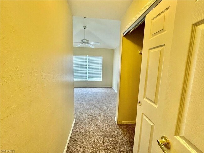 Building Photo - 860 Hampton Cir