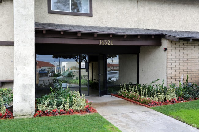 Building Photo - Brookhurst Pines Apartments