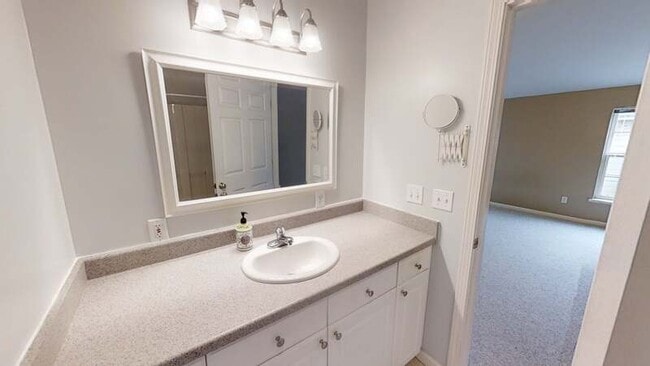 Building Photo - 834 S Main St