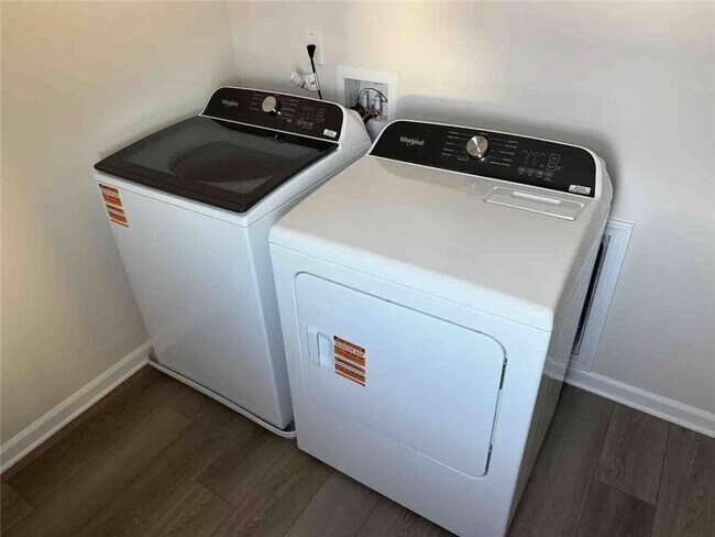 Building Photo - 1063 Sope Crk Cir