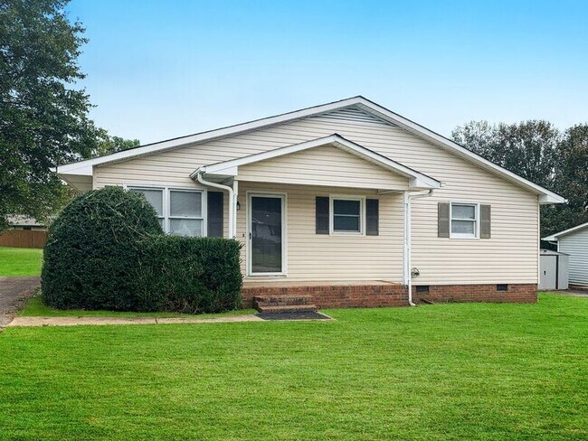 Primary Photo - 22 Ford Dr