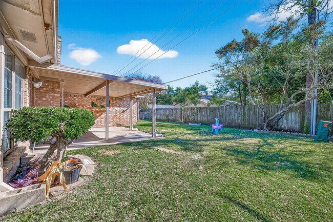 Building Photo - 22607 Fincastle Dr